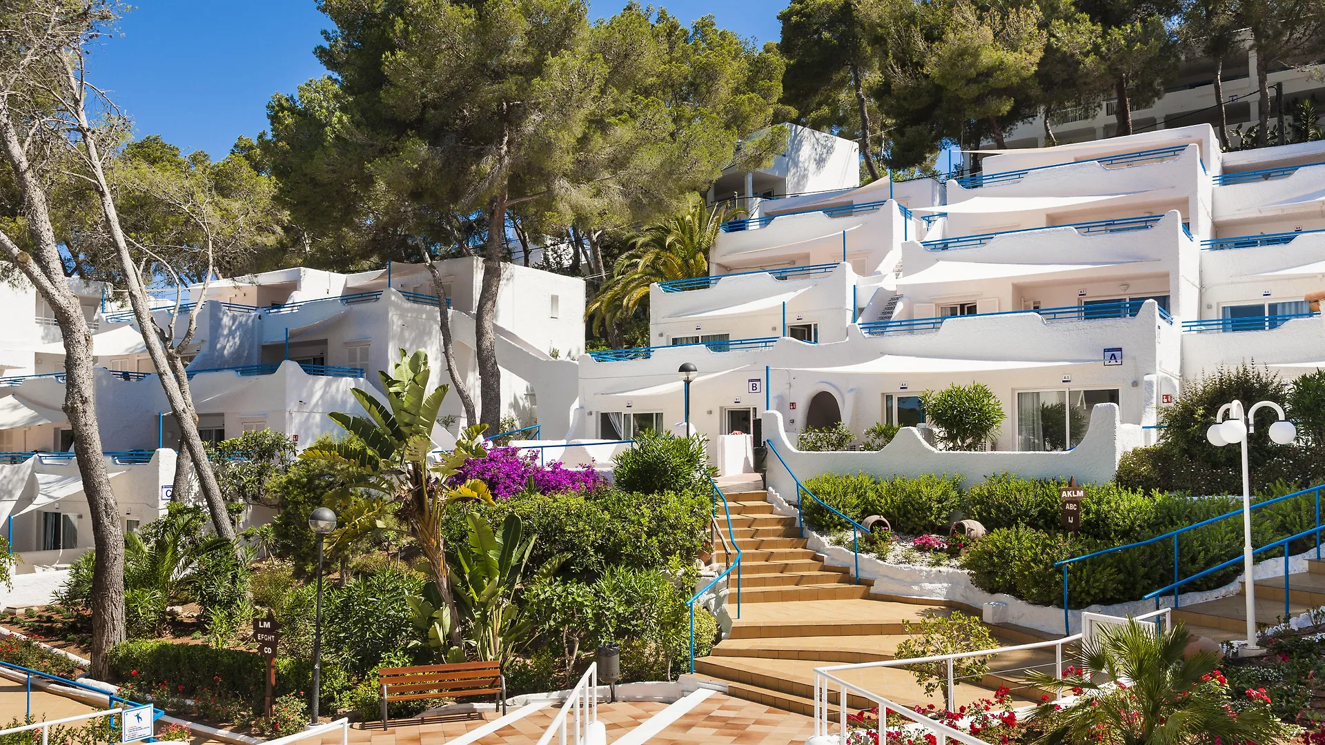 **  Globales Montemar Hotel Cala Llonga  Spain